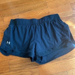 Womens under armour 2in1 running shorts size XL
